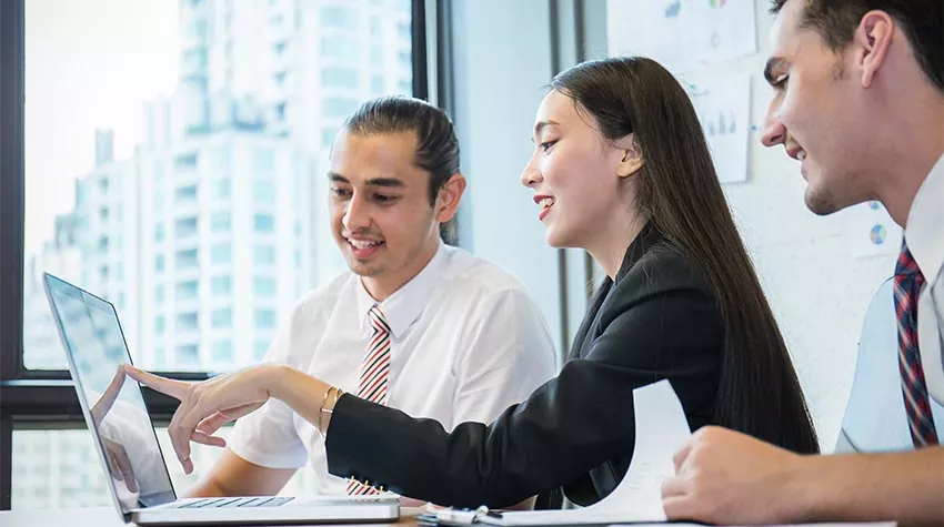 Wisst ihr, wann es Zeit für eine Unterweisung in Arbeitssicherheit ist? © Shutterstock, paulaphoto