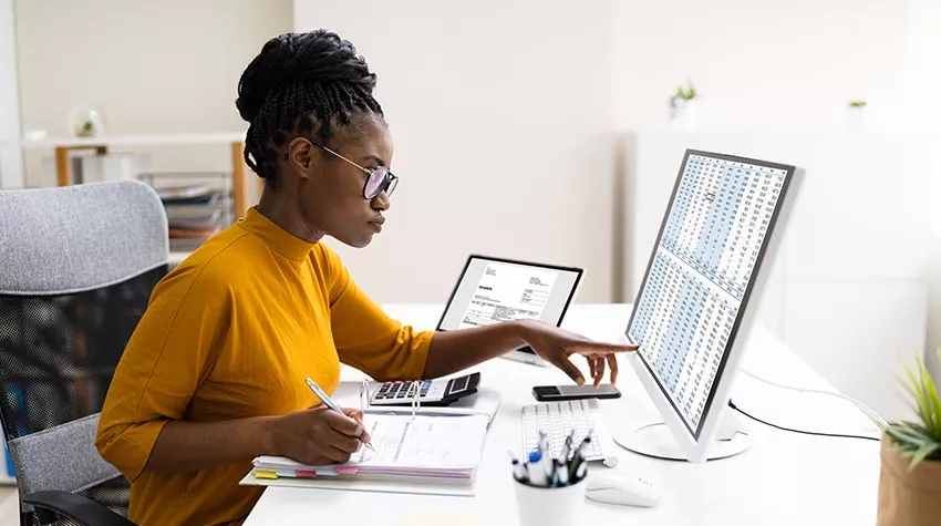 Durch das Risikomanagement können Risiken besser eingeschätzt werden, was die Zielerreichung erleichtert. © Shutterstock, Andrey_Popov