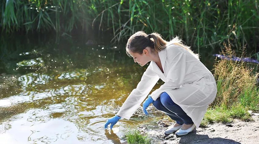 Produziert euer Unternehmen zu viel Abwasser, benötigt ihr einen Gewässerschutzbeauftragten. © Shutterstock, Africa Studio