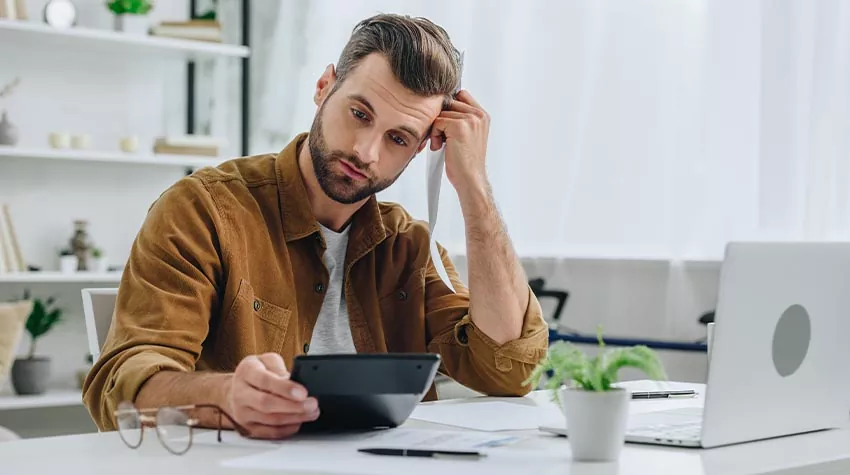 Psychische Belastung ist auch im Homeoffice ein wichtiges Thema. © Shutterstock, LightField Studios