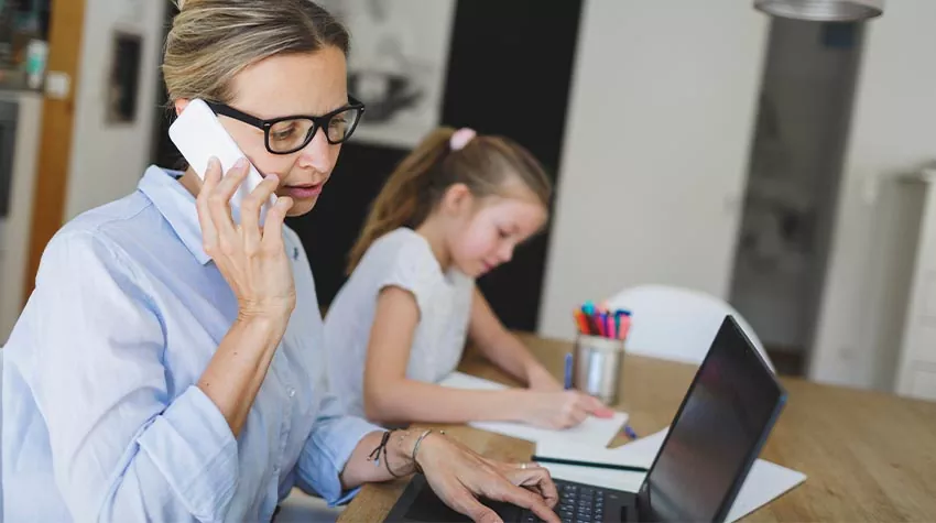 Homeoffice mit Kind kann auch Nachteile haben. © Shutterstock, epixproductions