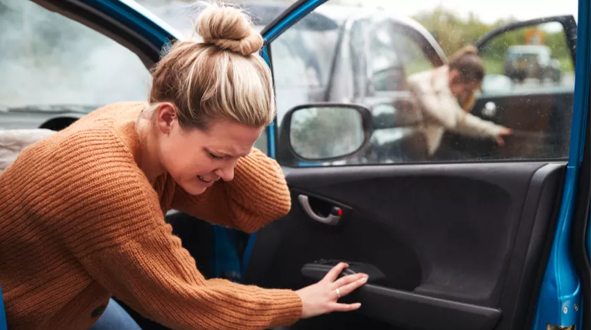 Da Mitarbeitende wieder vermehrt an die Arbeitsstätte fahren, steigt die Zahl der Wegeunfälle. © Shutterstock, Monkey Business Images