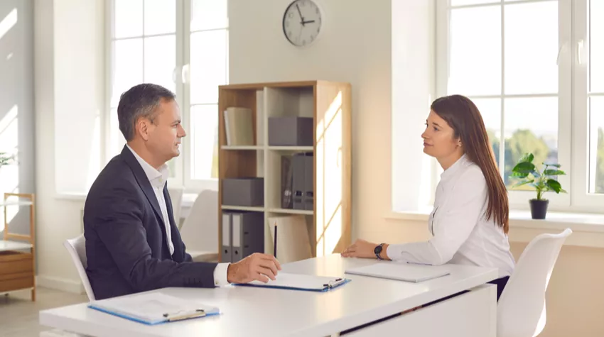 Auch bei einem Bewerbungsgespräch sind Kandidaten nicht dazu verpflichtet, über Erkrankungen oder Behinderungen zu sprechen. © Shutterstock, Studio Romantic