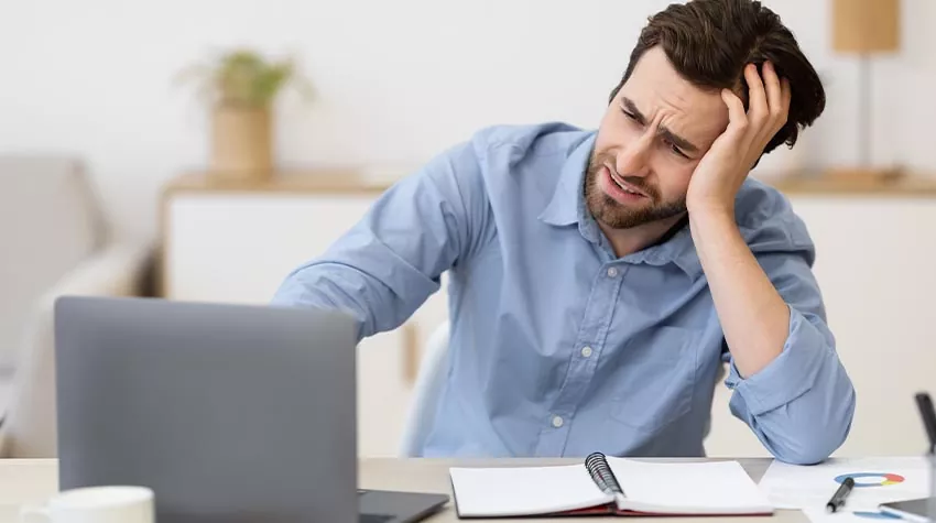 Arbeitsschutz soll psychische Belastungen vorbeugen. © Shutterstock, Prostock-studio