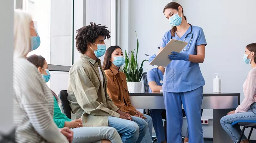 Auch bei der Kliniksuche und Behandlungsterminen bietet sich ein EAP an. © Shutterstock, Prostock-studio